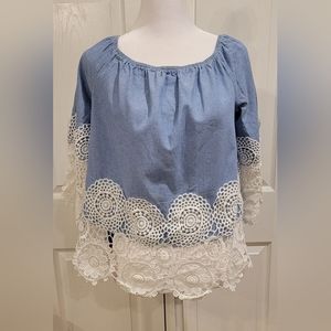 Unique Spectrum Blue Chambray and Lace Gathered Scoopneck Top Size Small